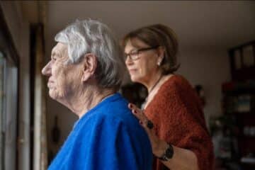 Caring For An Aging Parent: 4 Practical Tips For Caregiving